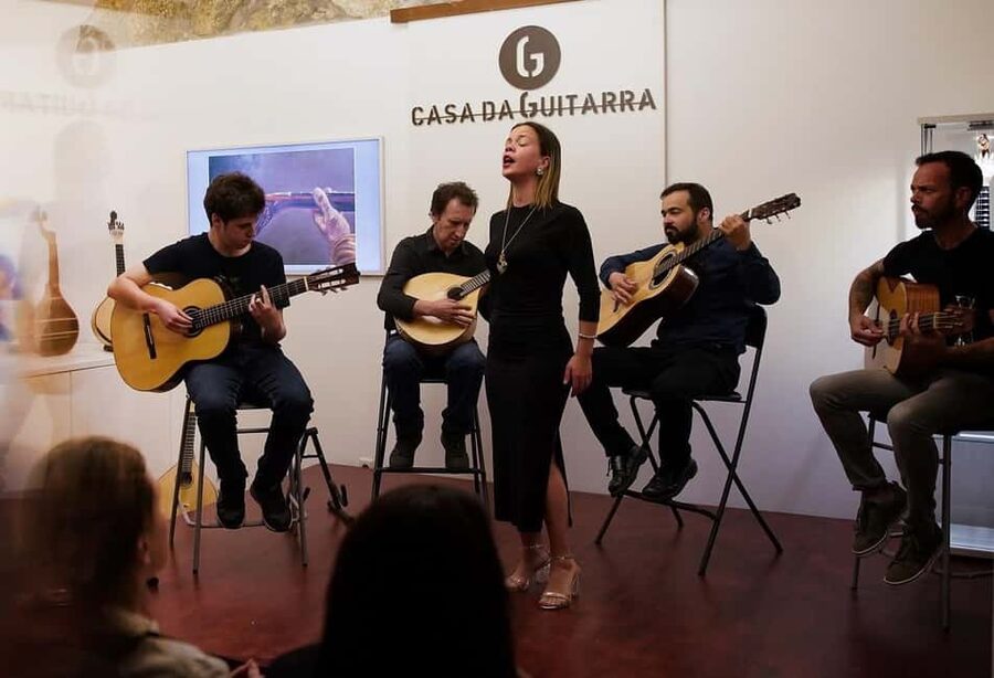 Porto: Authentic Fado Show, Port Wine & Handmade Instruments - Where the show happens: Avenida Vímara Peres, right by Sé