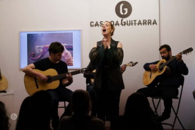 Porto: Authentic Fado Show, Port Wine & Handmade Instruments - Inside the 1-hour program: singers, Portuguese guitar, and real-room sound