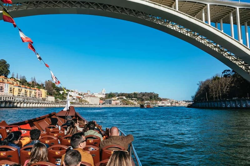 Porto: Bridges Cruise with Wine Cellar Tour or Sunset Option - Entering the Route: The Bridges Cruise Viewpoints That Matter