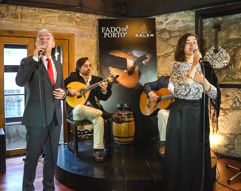 Porto: Cálem Cellar Tour, Fado Show & Wine Tasting - How the 75 minutes are split: cellar first, show second