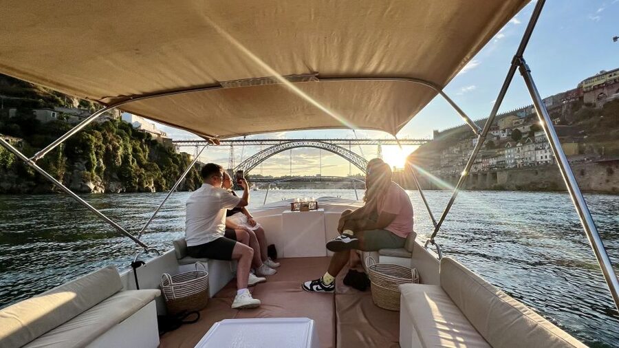Porto: Douro River Boat Cruise with Port Wine Tasting - Weather and comfort: making the ride easy