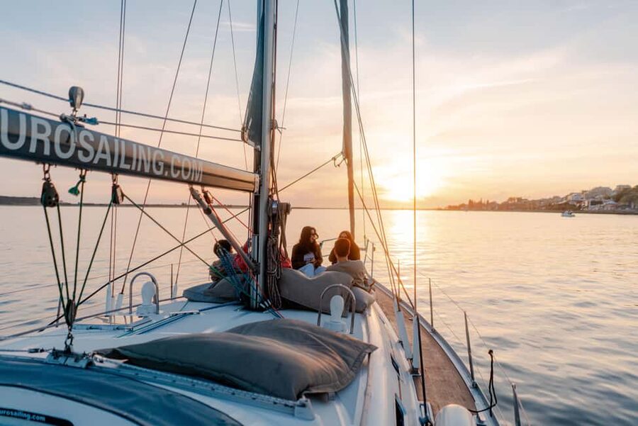 Porto: Douro River Boat Tour with Wine Tasting - Why This Douro Sunset Cruise Feels So Easy in Porto