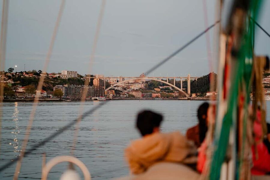 Porto: Douro River Boat Tour with Wine Tasting - Your Onboard “Home Base”: Boat Comfort and the Crew Dynamic