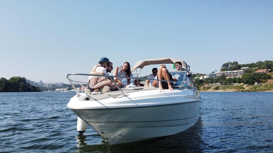Porto: Douro River Cruise & Boat Tour with Port Wine Tasting - What to bring for the Douro breeze