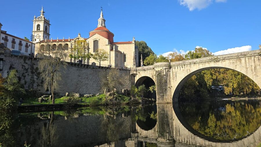 Porto: Douro Valley & Amarante Wine, Food & River Tour - The Amarante tasquinha: Vinho Verde and smoked meats to finish