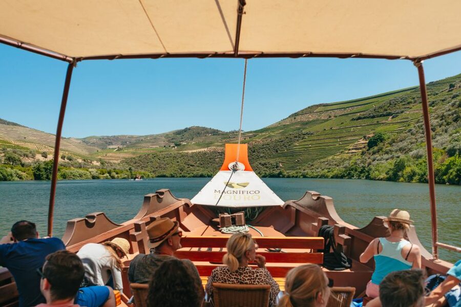 Porto: Douro Valley with Winery Lunch, Tastings & Cruise - Family-owned estate lunch: where the day turns into something special