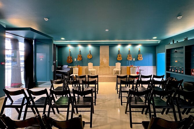 Porto : Fado and Porto Wine Show at the Trinity Noble Hall - The Trinity Noble Hall: a cultured Porto room built for sound
