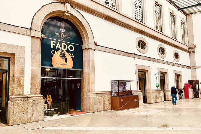 Porto : Fado and Porto Wine Show at the Trinity Noble Hall - English storytelling that makes first-time fado click