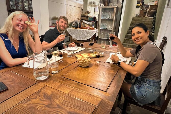 Porto Food and Wine Tasting Tour of Hidden Gems (Small Groups) - How this 3-hour Porto walk stays focused (and why that matters)