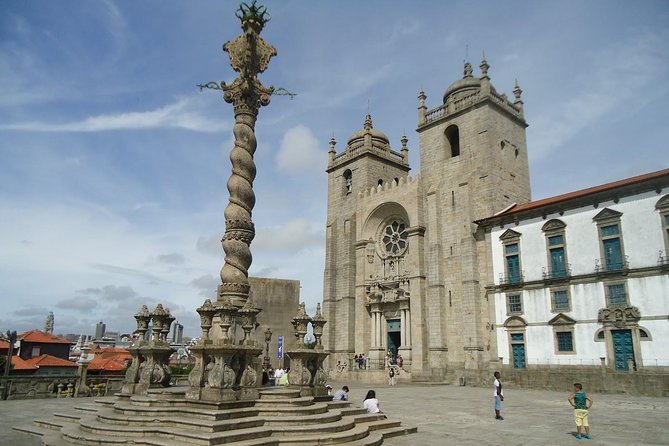 Porto Full Day City Tour Wine Tasting and Six Bridges Cruise - Vila Nova de Gaia: Port wine lodge visit plus a guided tasting