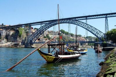 Porto Full-Day Tour with Douro River Cruise and Port Wine Tasting - Mercado do Bolhão: A Quick Taste Stop That Helps You Plan Meals