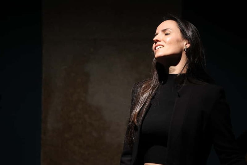 Porto: Intimate Fado Show & Port Wine in Trindade Noble Hall - Key things to know before you go