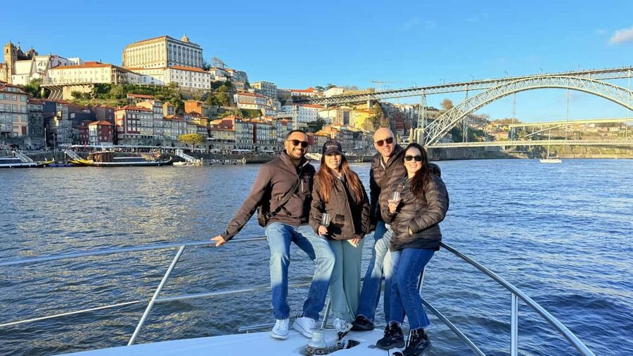 Porto: Luxury 6 Bridges Yacht Cruise with Wine & Snacks - Key highlights worth your time