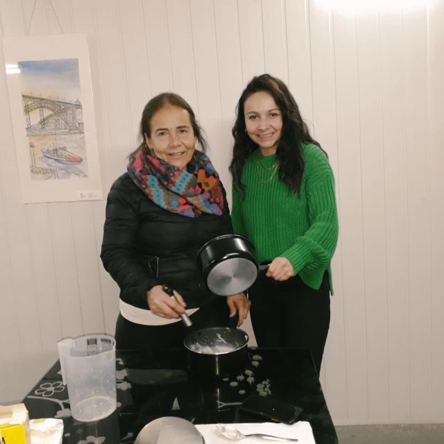 Porto: Pastel de Nata Cooking Class with Port Wine - Sé - The oven wait: port wine, snacks, and a room that stays social