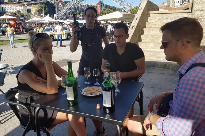 Porto: Port and Douro Wine Walking Tour With 9 Wine Tastings - The 9 tastings: how to pace the afternoon without feeling rushed