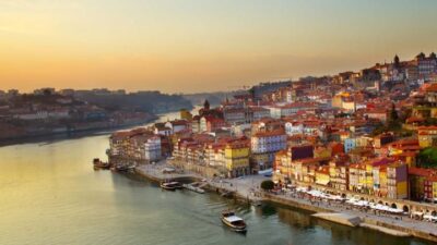 Porto: Port Wine Tour with 7 Port Tastings - First cellar stop: museum + wine-lodge time before you taste