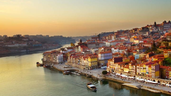 Porto: Port Wine Tour with 7 Port Tastings - First cellar stop: museum + wine-lodge time before you taste