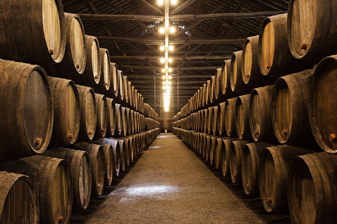 Porto Private Tour from Lisbon with Douro Cruise and Wine Tasting - São Bento, the cathedral, and choosing what to pay extra for