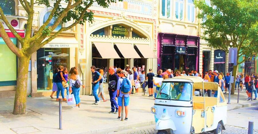 Porto: Private Tuk-Tuk Tour with Short Walks and Wine - From Café Batalha to the Clérigos skyline: the first batch of must-sees