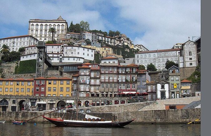 Porto: Private Yacht Cruise with Local Wine, Snacks and 6 Bridges - Key highlights you should care about