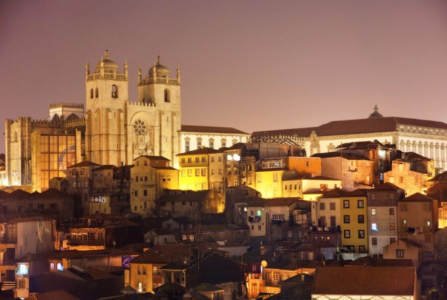Porto: Sunset Walking Tour with Port Wine and Views - Rooftop Port wine tasting: a break that earns the price