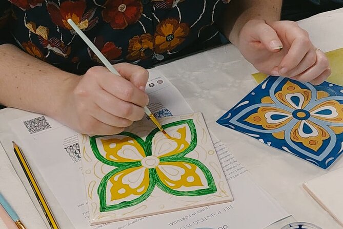 Porto: Tile Painting Workshop with Porto Wine - Sé do Porto - The Porto Tile Workshop at a Glance