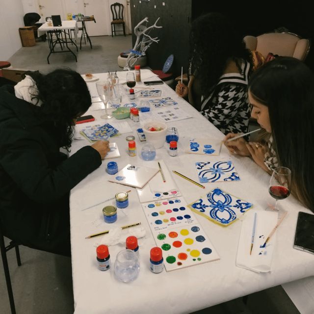 Porto: Tile Painting Workshop with Porto Wine - Sé do Porto - Timing and Collection: Getting Your Tile Back Smoothly