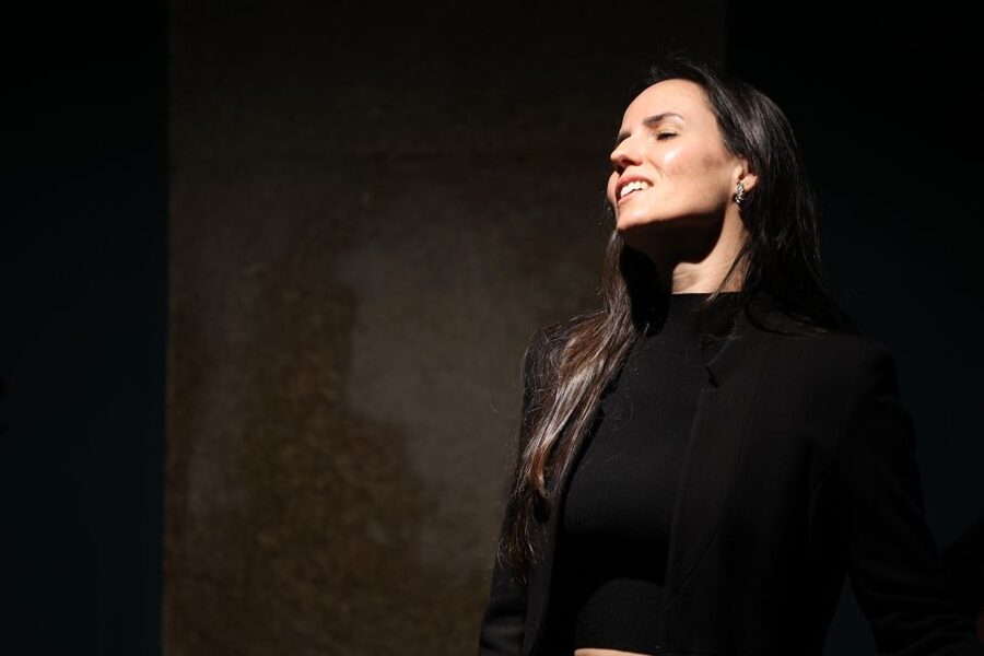 Porto: Traditional Fado Show at Sao Bento with Port Wine - Artists Up Close: Guitars, Vocals, and the Emotion Factor
