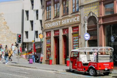Porto: Tuk-Tuk Tour, Douro River Cruise, and Wine Tasting - Port wine tasting in Porto: two Ports, one guided visit, and real value