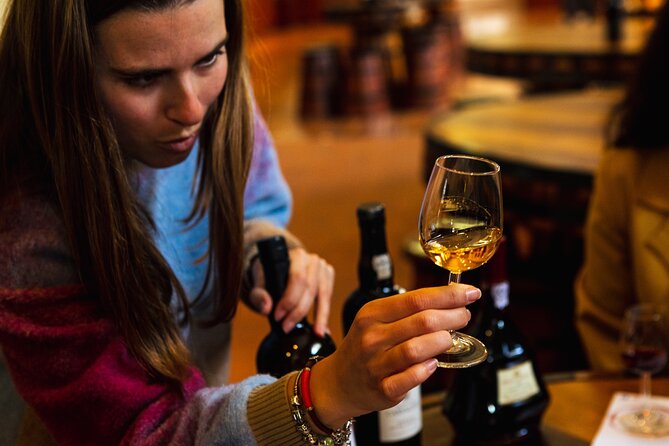 Porto Wine & Dine: Port Wine Cave Food Tour with Eating Europe - Why this Porto wine and food tour works so well in 4 hours