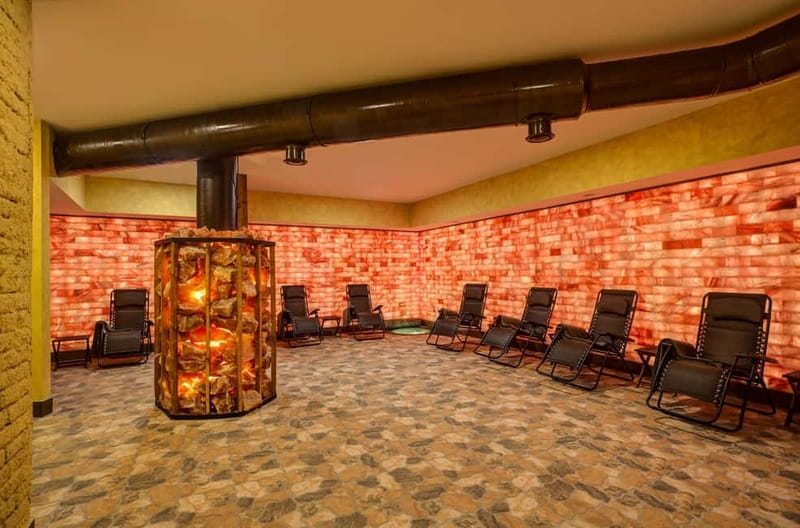 Prague: Beer and Wine Spa Bath with Salt Cave Experience - Facilities and privacy: lockers, sheet, slippers, and sliding doors
