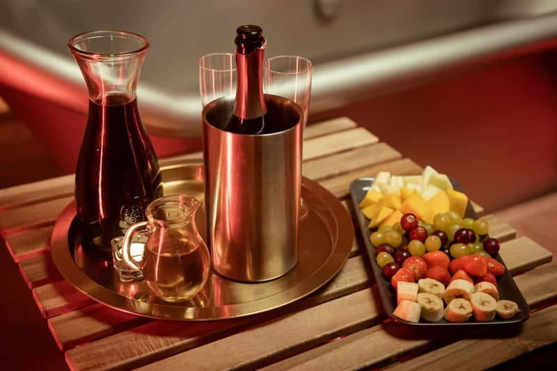 Prague: Beer and Wine Spa Bath with Salt Cave Experience - Drinks, pacing, and why the staff can make or break the experience