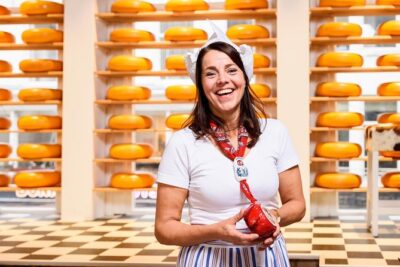 Premium Cheese Tasting with Wine and Beer Pairing - Stop 1 at Henri Willig Kaas: What Happens During the Tasting