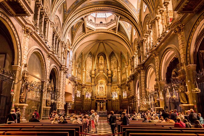 Premium Montserrat & Wine Full Day Tour from Barcelona - How to Spend Your Montserrat Free Time (Train Options and Market Strolls)