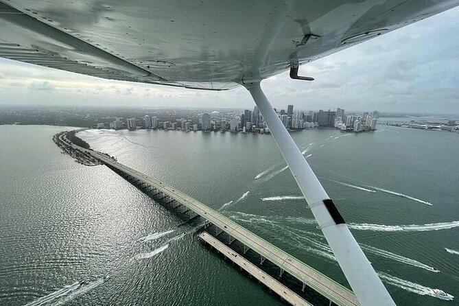 Private 60 Minute Romantic Air Tour with Champagne in Miami - Biscayne Bay and Key Biscembre: Water Colors and Photo Angles