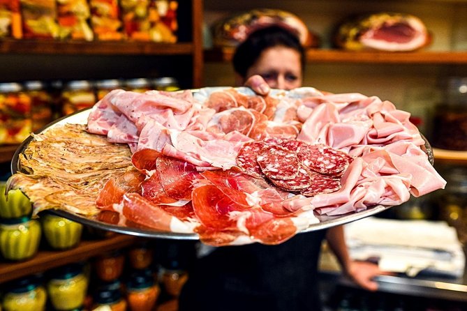 Private Bologna Food & Market Tour with 6 Tastings & Wine - Key things you’ll notice on this Bologna food tour