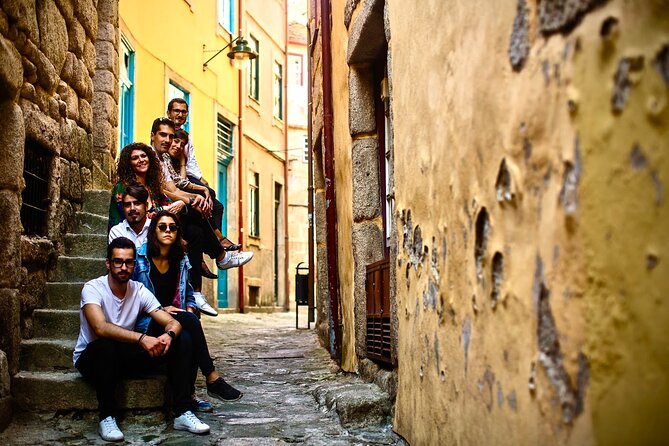 Private Naples Culinary Tour: Pizza, Wine & Local Tastings - Via dei Tribunali and the pizza-famous stretch: eating where Naples eats