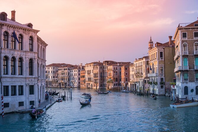 Private Secret Venice Tour; Rialto Market, San Polo & Food and Wine tasting - Mercati di Rialto: walking through Venice’s market engine