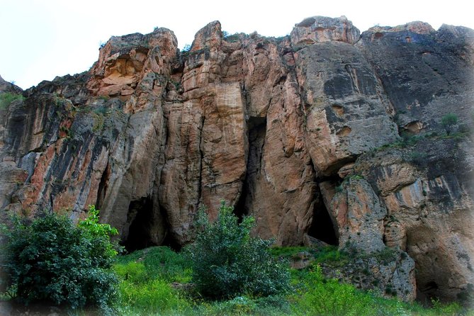 Private tour to Khor Virap, Noravank, ancient Birds-Cave, Hin Areni wine factory - Key highlights at a glance