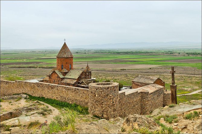 Private tour to Khor Virap, Noravank, ancient Birds-Cave, Hin Areni wine factory - Noravank: Armenian church architecture in dramatic rock country