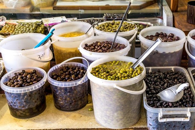 PRIVATE Walking Tour with Lunch and Wine Tasting by a Sommelier - Stop 3: Chania Old Town with a lunch that becomes the meal highlight
