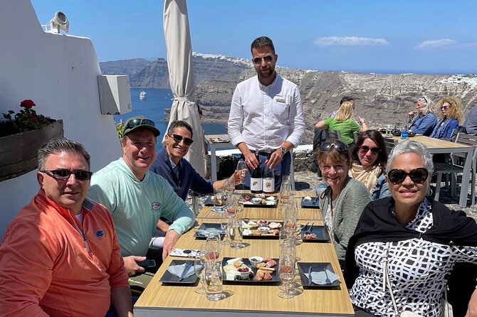 Private Wine Tour in 3 Wineries with 12 Wine Tastings and Tapas - Your guide makes the difference (and the island helps too)