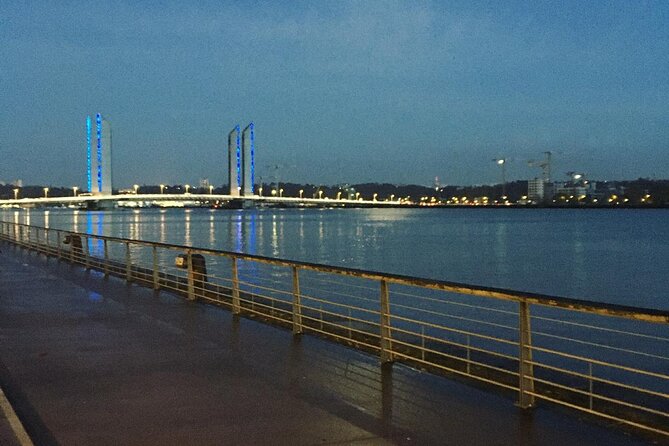Professional - Bordeaux Wine and Cheese Tasting with a walking tour - Cité du Vin From Afar: Worth It Even Without Going In
