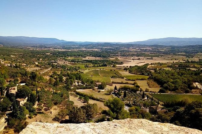 Provence Wineries and Luberon Villages Day Trip from Aix-en-Provence - Bonnieux, Roussillon, and Gordes: Timed Stops With Big Photo Payoff