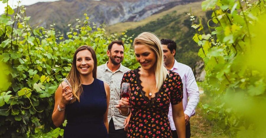 Queenstown: Wine Tasting Tour - Guide-led hospitality: where the experience gets personal