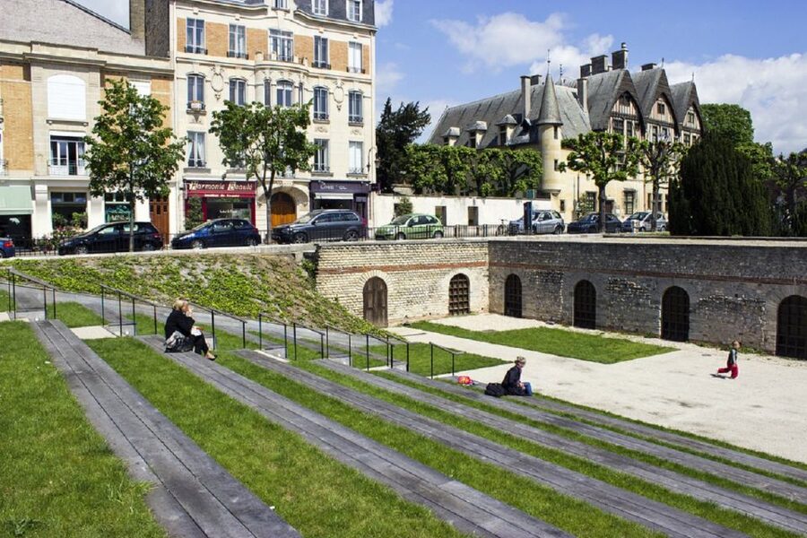 Reims : city-center discovery tour and champagne tasting - Price and logistics: does $20 make sense?