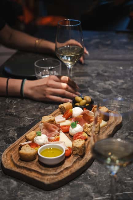 Rethymno: Cretan Wine Tasting Guided Tour with Local Food - Sella Vineria: where Cretan wine tasting happens in Rethymno’s old town