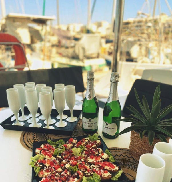 Rethymno: Sunset Catamaran Cruise - Sushi & Open Bar - The open bar rhythm: what you get, and how it keeps things easy