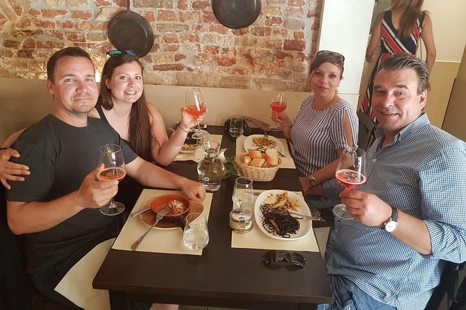 Rialto Market Food and Wine Lunchtime Tour of Venice - Rialto Bridge and Two Campos: Getting Oriented While You Snack