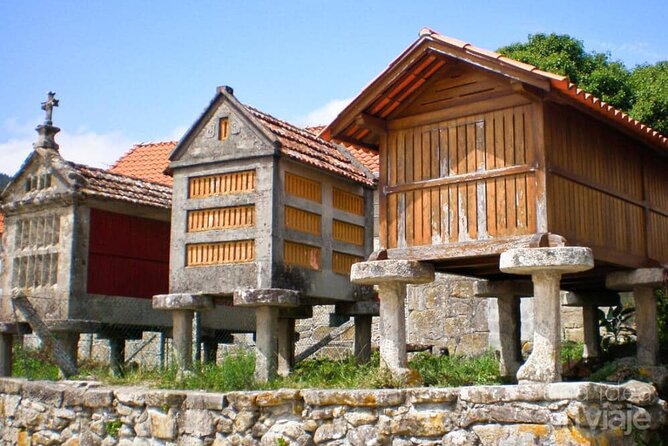 Rias Baixas Tour with Winery and Boat (optional) - Combarro: horreos, sea-side stone lanes, and a proper walk